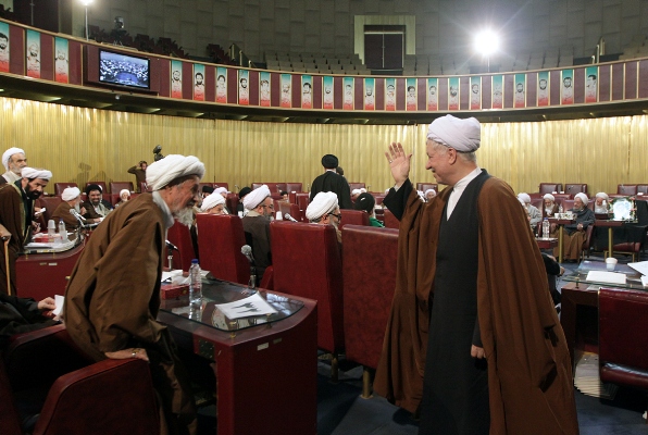 آیت الله هاشمی رفسنجانی: روحانیت بی مردم کاری از پیش نمی برد