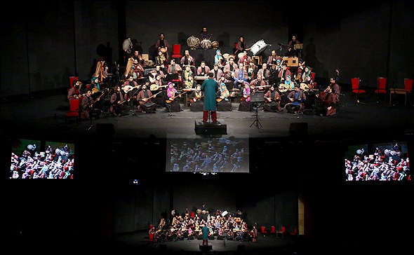 اجرای کنسرت گروه موسیقی "شاهو" به رهبری حامد صغیری با حضور 50 نوازنده سازهای ایرانی