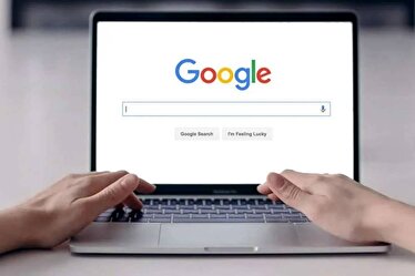 صف اینترنت پشتِ درهای اتاق بازرگانی