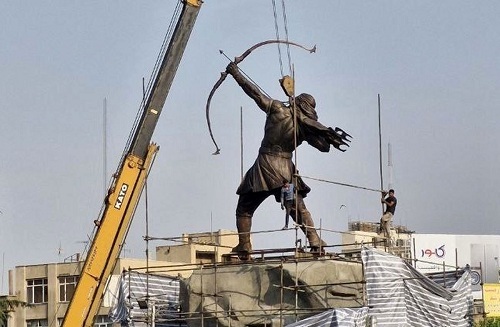 سازنده مجسمه آرش کمانگیر در میدان ونک: یک مدیر گفت، این مجسمه آرش را نمیخواهیم، چون سیکس پک دارد؛ تحریک کننده است / یک چیزی راجع به دستش گفته بودند که رویم نمیشود بگویم / آن مدیر الان در صداوسیما یک سمت مهم دارد سازنده مجسمه آرش کمانگیر در میدان ونک: یک مدیر گفت، این مجسمه آرش را نمیخواهیم، چون سیکس پک دارد؛ تحریک کننده است / یک چیزی راجع به دستش گفته بودند که رویم نمیشود بگویم / آن مدیر الان در صداوسیما یک سمت مهم دارد